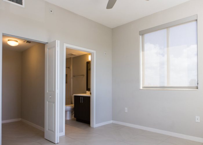 IMG_1658 Gibson Plaza Apartments