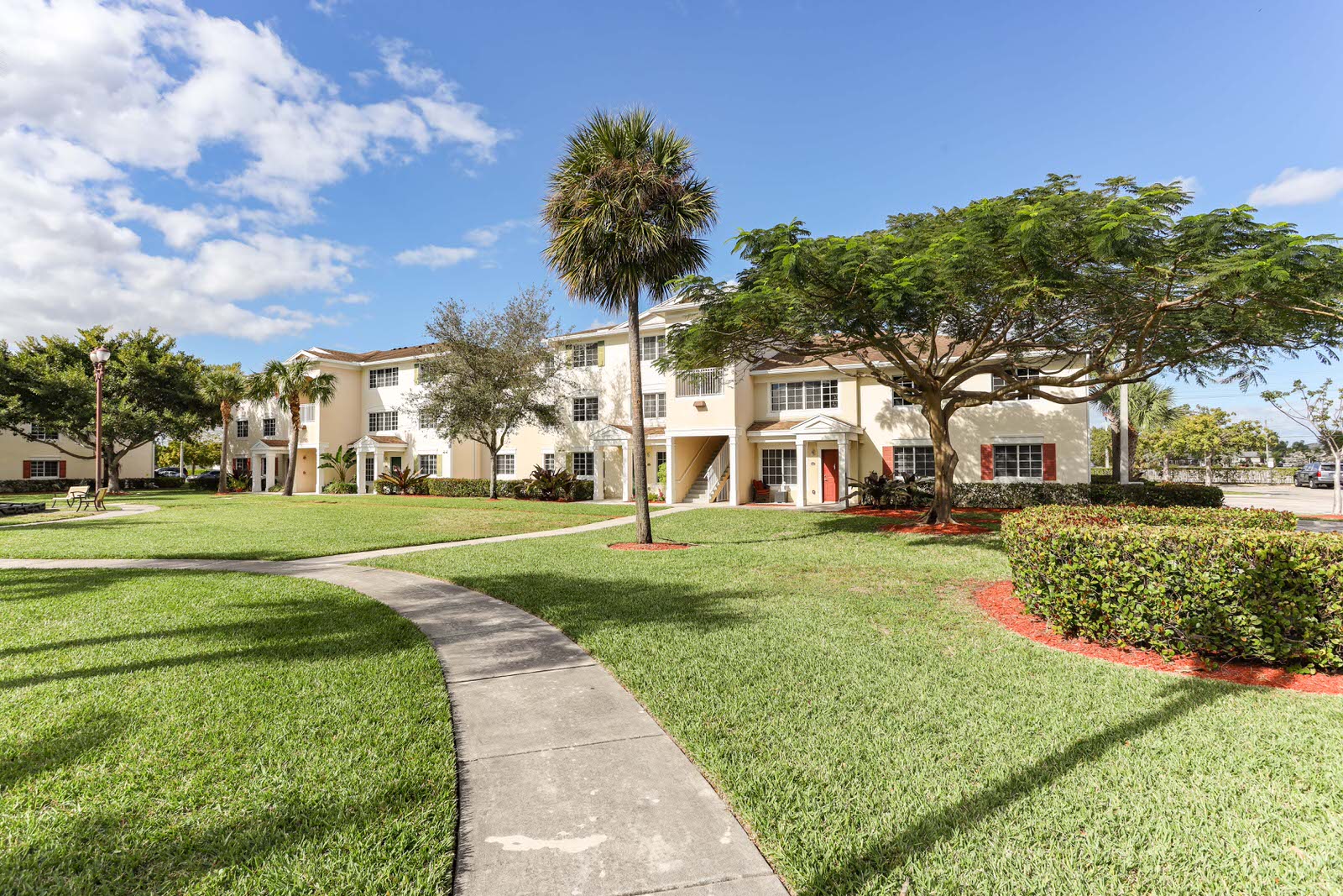 Golden Square and Golden Villas Apartments Exterior
