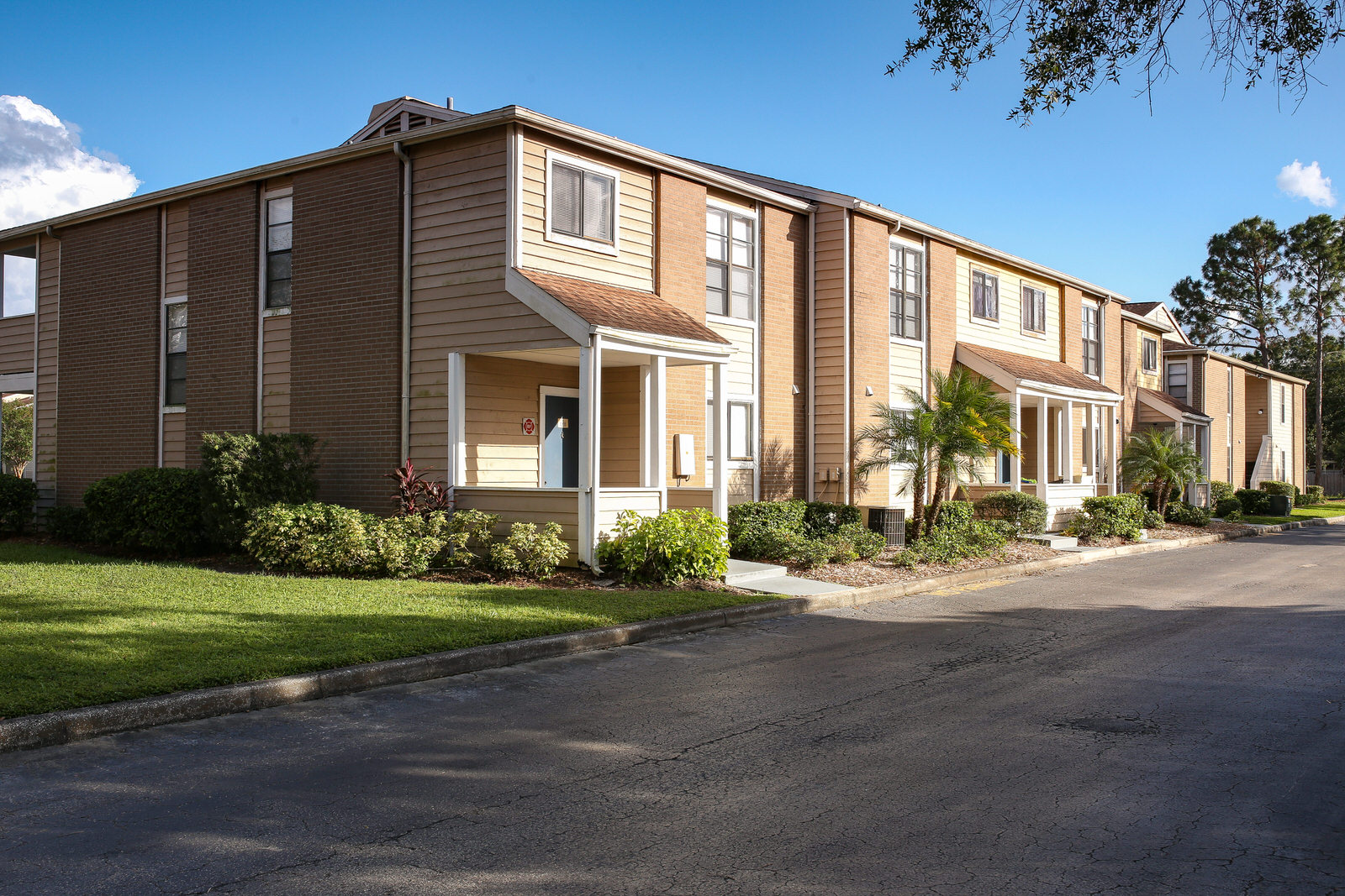Laguna Park Apartments Exterior