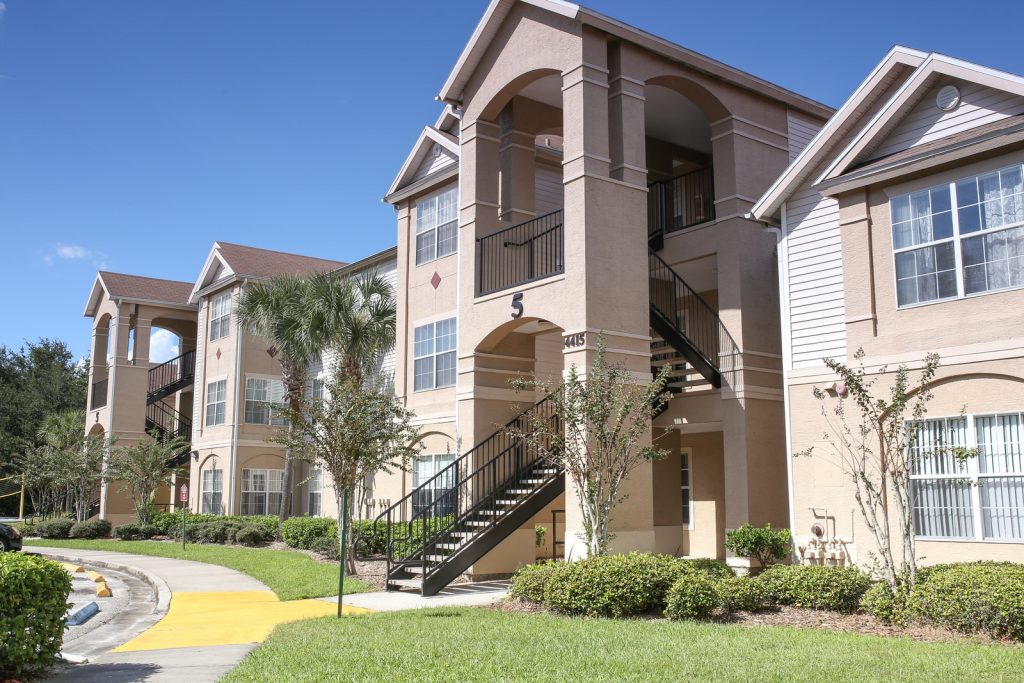 Lake Pointe Apartments Exterior