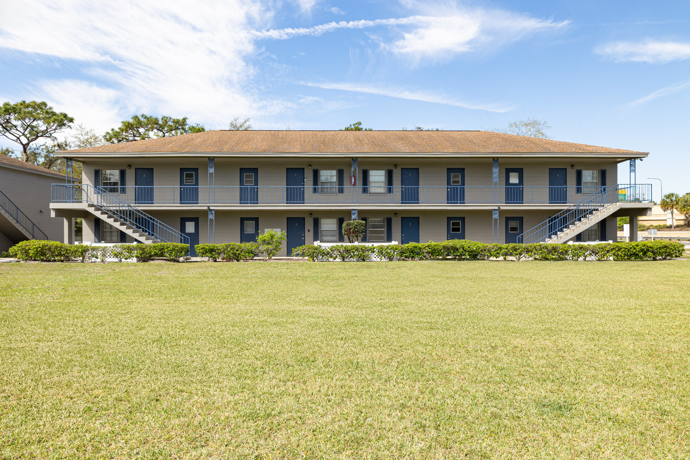 Lake Underhill Gardens Apartments Exterior