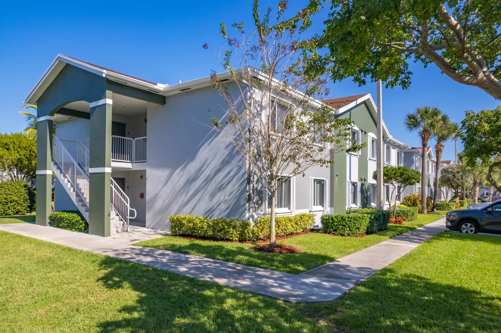 Old Cutler Village Apartments Exterior