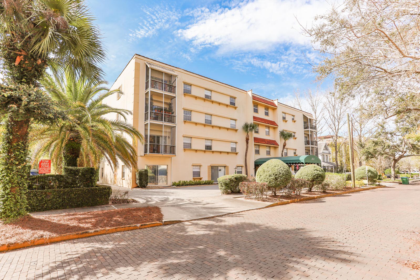 Park East Park Knowles Apartments Exterior