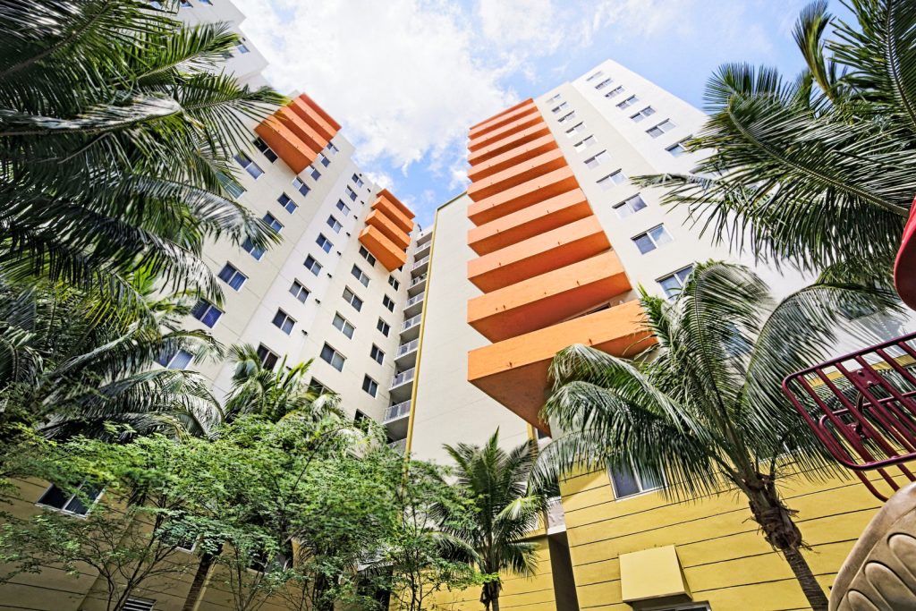 Pinnacle Park Apartments Exterior