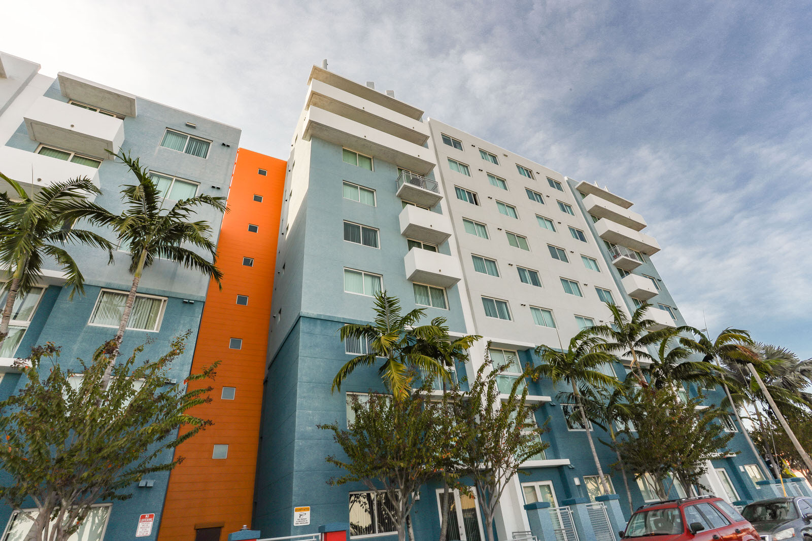 Pinnacle Square Apartments Exterior