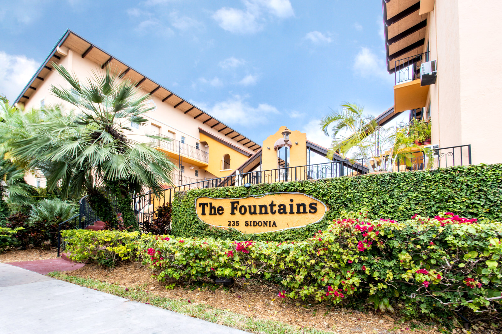 The Fountains Apartments Exterior