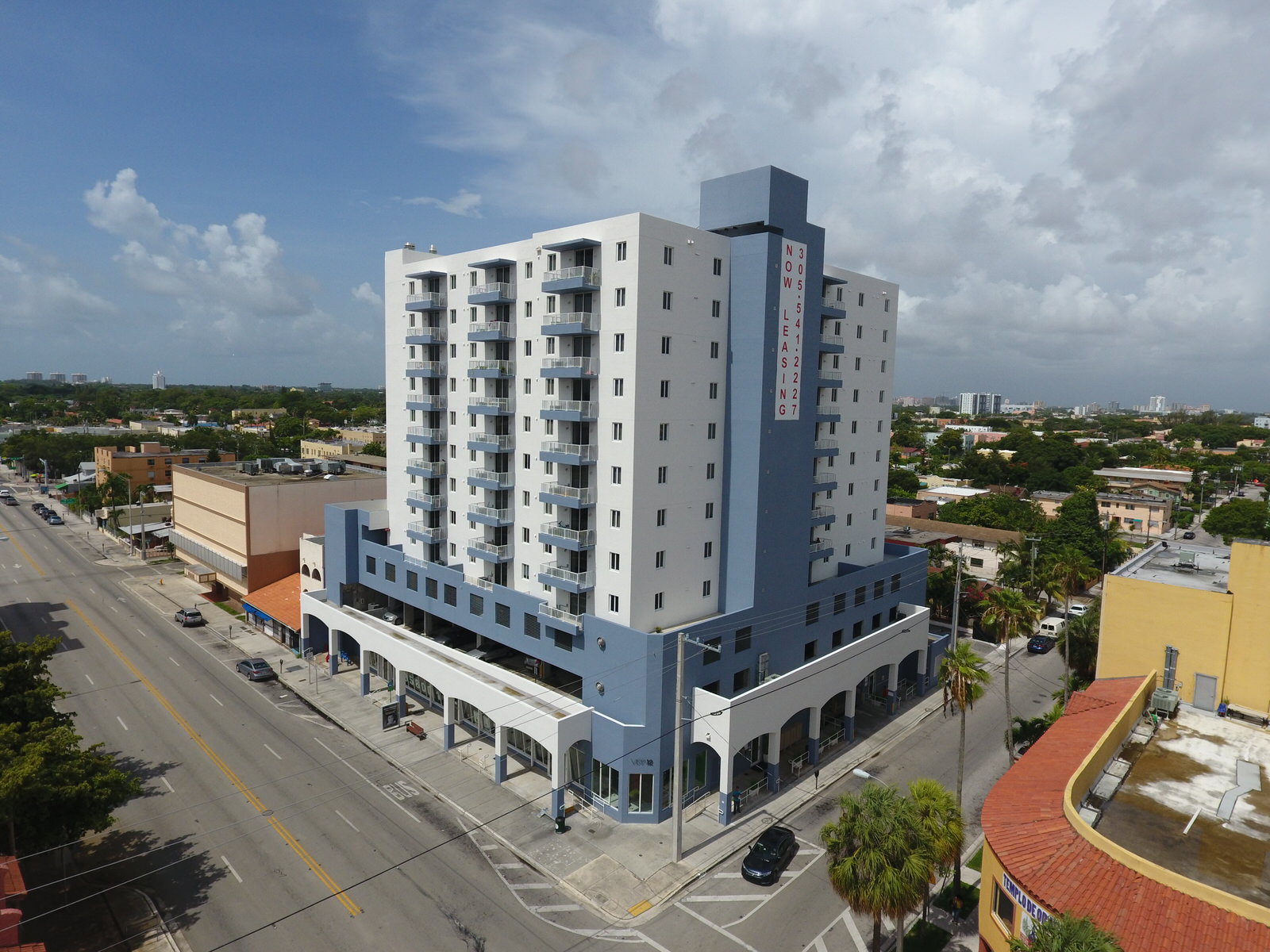 Vista 12 Apartments Exterior